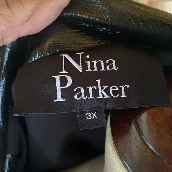 Classic Trench with Style - Picture 3 of 12